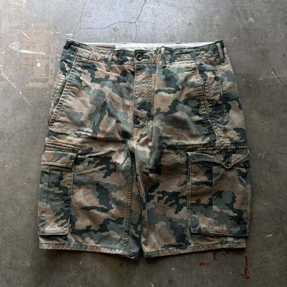 Levis camo cargo shorts - Picture 1 of 6